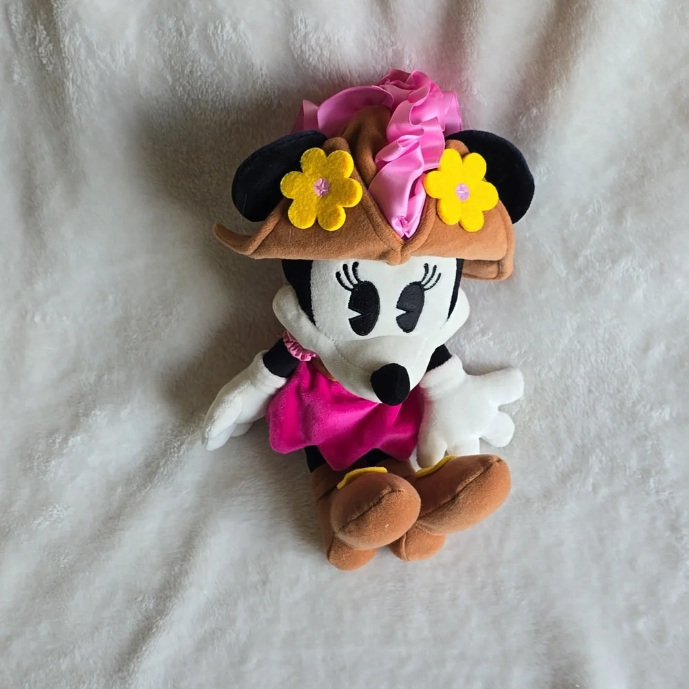 Disney Parks Authentic Pirate Minnie Mouse   Rare‎ Park Plush